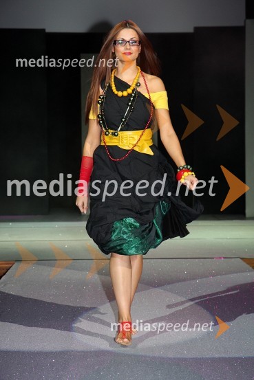 Aida Muratovič, manekenkaMondeno v Mondu - modna revija