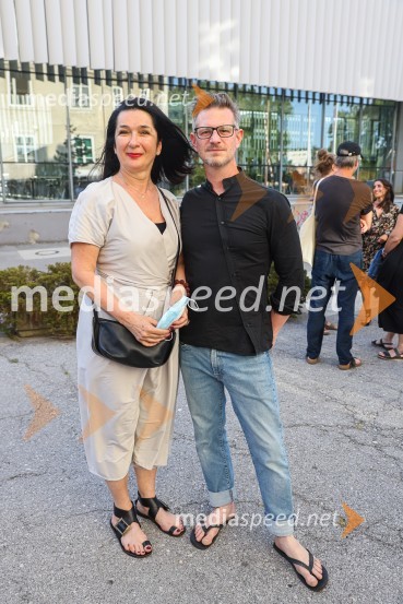  Zdenka Badovinac, direktorica Moderne galerije in Muzeja za sodobno umetnost Metelkova;  Tibor Mihelič Syed, direktor, Slovensko mladinsko gledališčeHlapci, premiera Slovenskega mladinskega gledališča