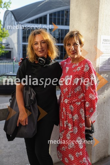  Maja Kleczewska, režiserka;  Viktorija  Potočnik, direktorica Pionirskega domaHlapci, premiera Slovenskega mladinskega gledališča