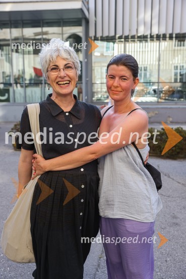  Suna  Čehovin, kostumografka;  Maruša Kink, igralka, režiserkaHlapci, premiera Slovenskega mladinskega gledališča