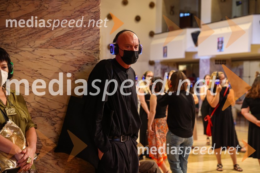  Goran Injac, umetniški vodja, Slovensko mladinsko gledališčeHlapci, premiera Slovenskega mladinskega gledališča