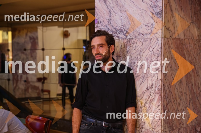  Vito Weis, igralecHlapci, premiera Slovenskega mladinskega gledališča