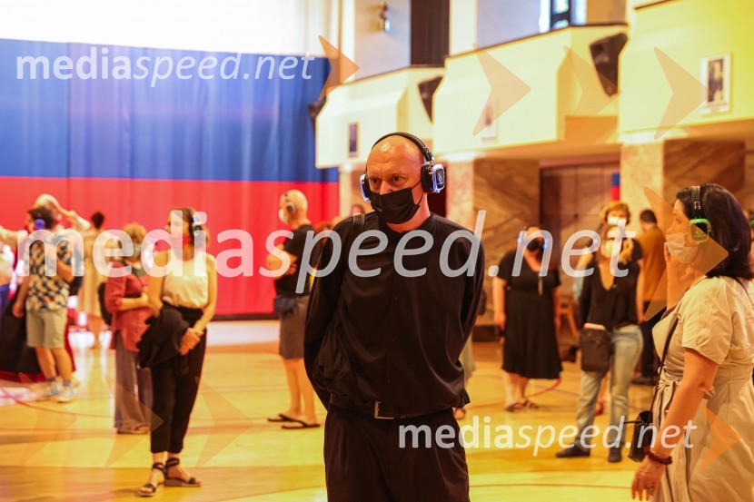 Hlapci, premiera Slovenskega mladinskega gledališča