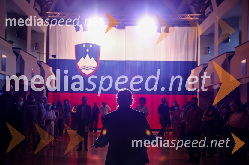 Hlapci, premiera Slovenskega mladinskega gledališča