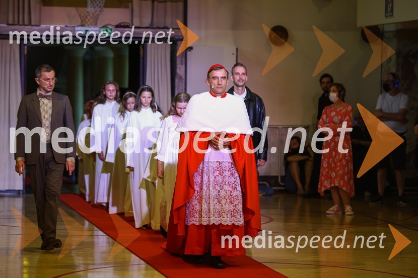  Ivan Peternelj, igralec;  Robert Prebil, igralec;  Boris  Šeparović, igralecHlapci, premiera Slovenskega mladinskega gledališča