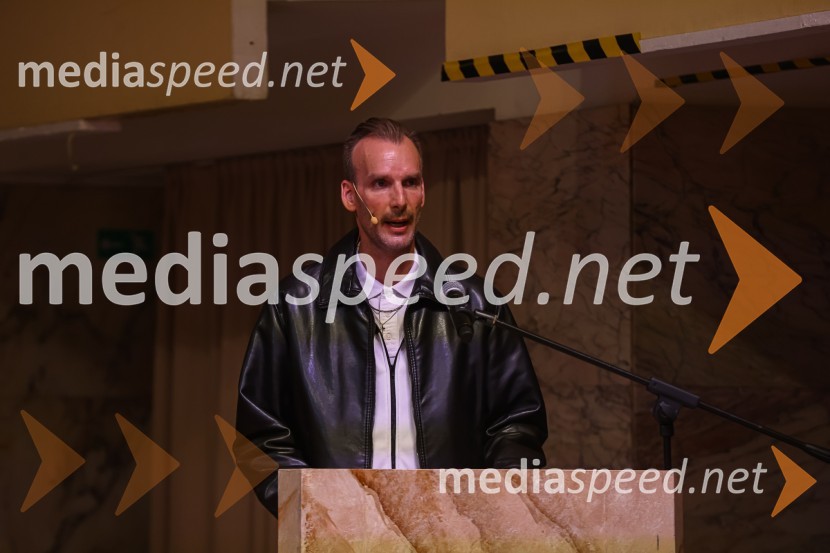  Boris  Šeparović, igralecHlapci, premiera Slovenskega mladinskega gledališča