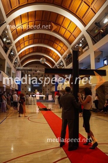 Hlapci, premiera Slovenskega mladinskega gledališča