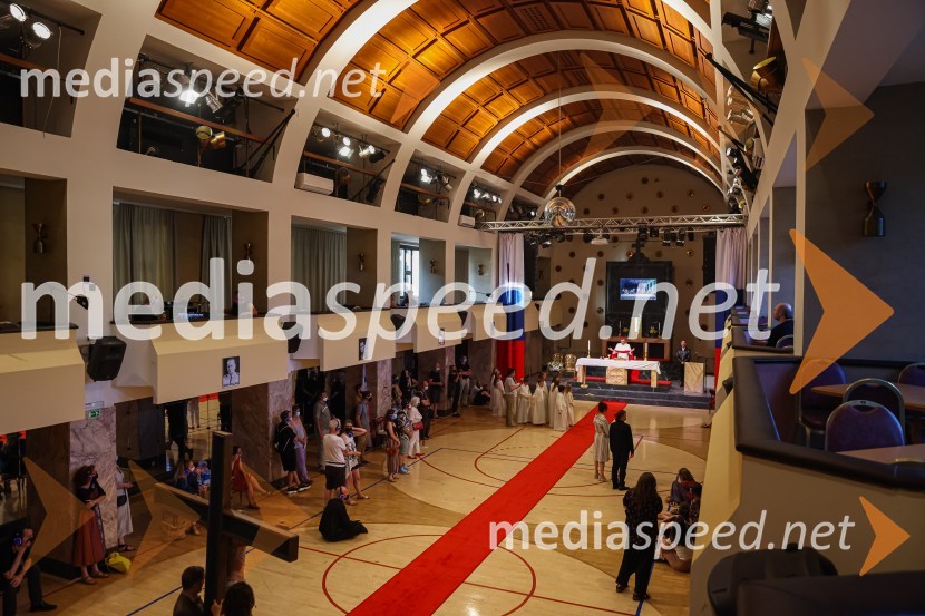 Hlapci, premiera Slovenskega mladinskega gledališča