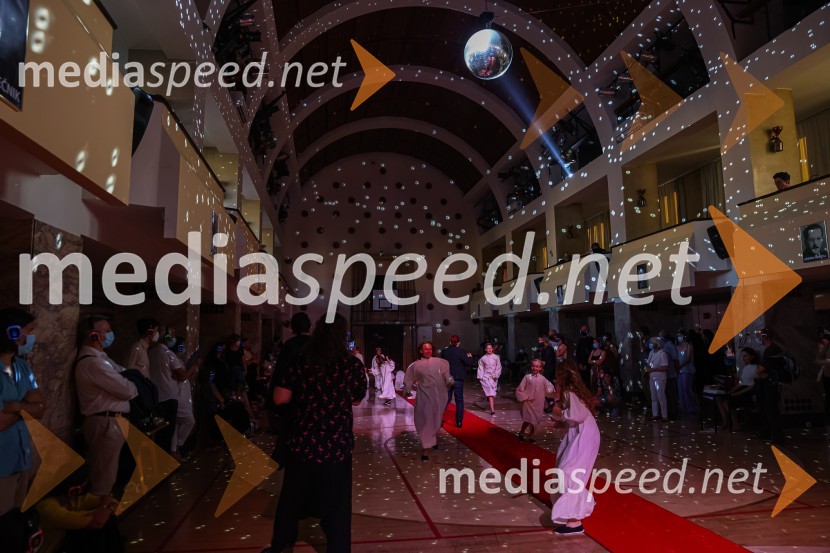 Hlapci, premiera Slovenskega mladinskega gledališča