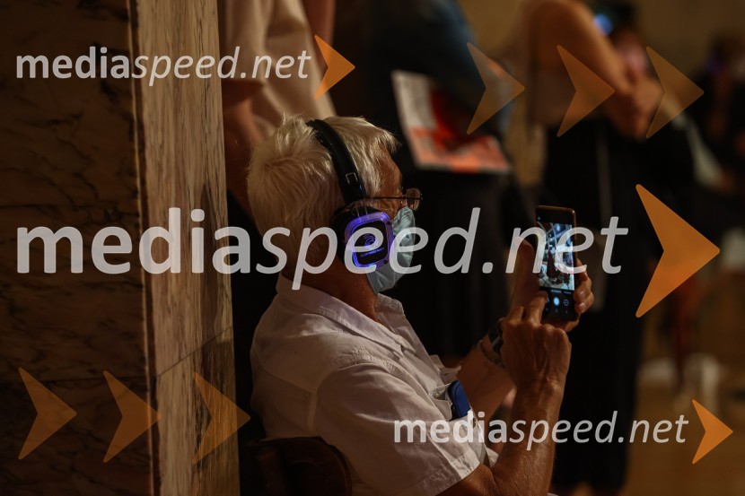 Hlapci, premiera Slovenskega mladinskega gledališča