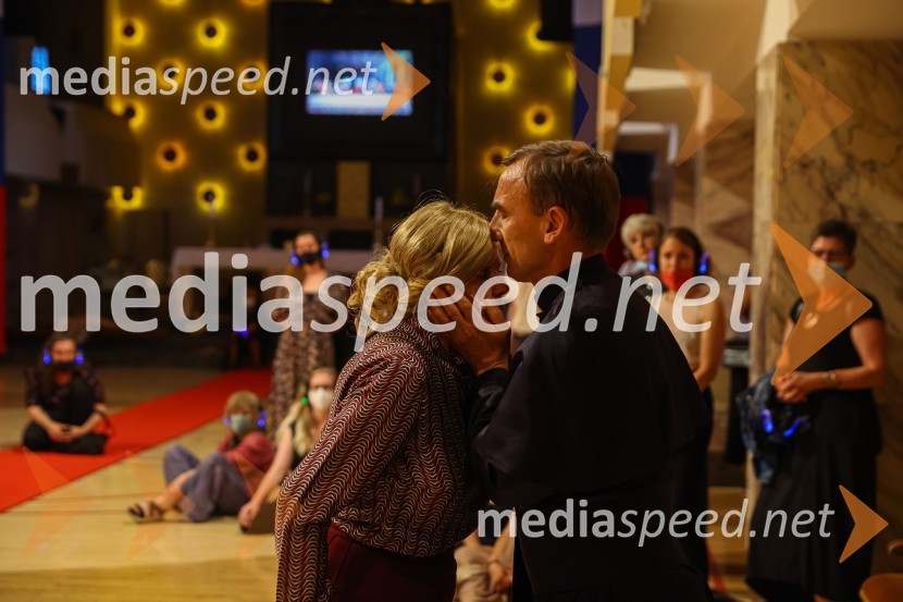 Hlapci, premiera Slovenskega mladinskega gledališča