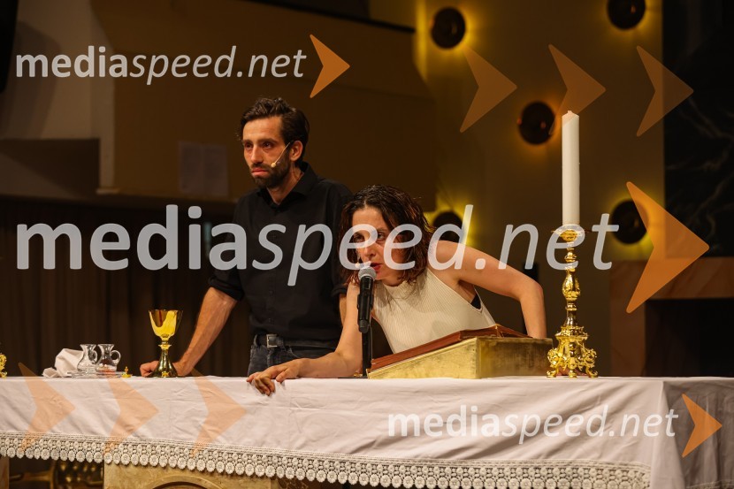  Vito Weis, igralec;  Daša Doberšek, igralkaHlapci, premiera Slovenskega mladinskega gledališča