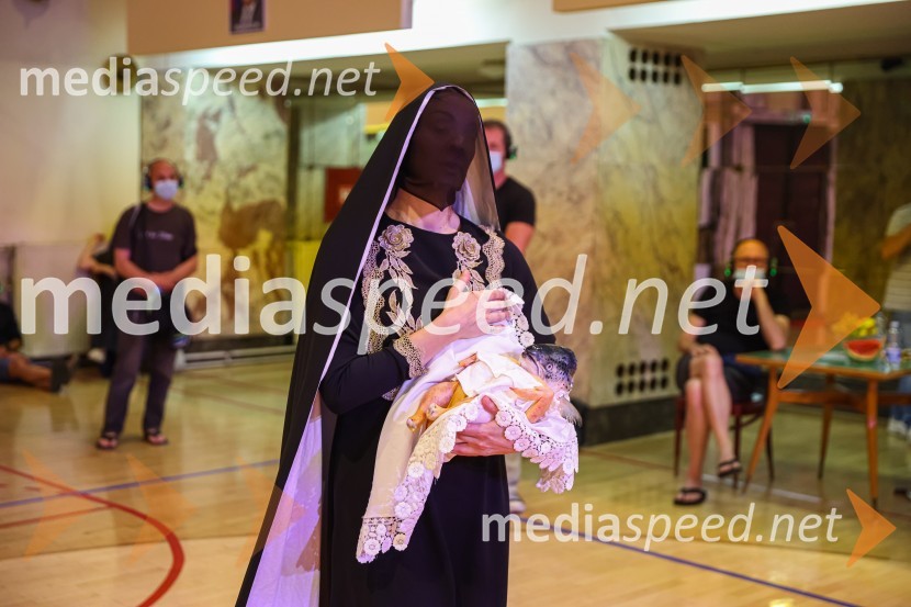 Hlapci, premiera Slovenskega mladinskega gledališča