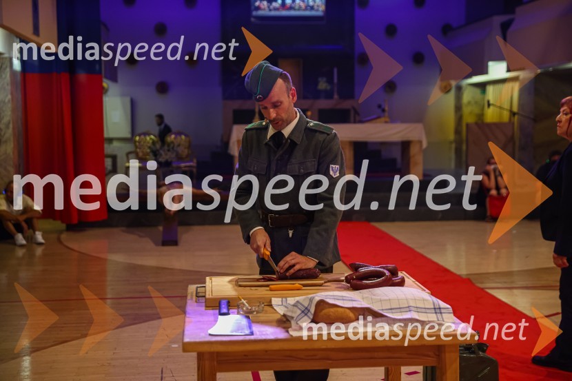  Boris  Šeparović, igralecHlapci, premiera Slovenskega mladinskega gledališča