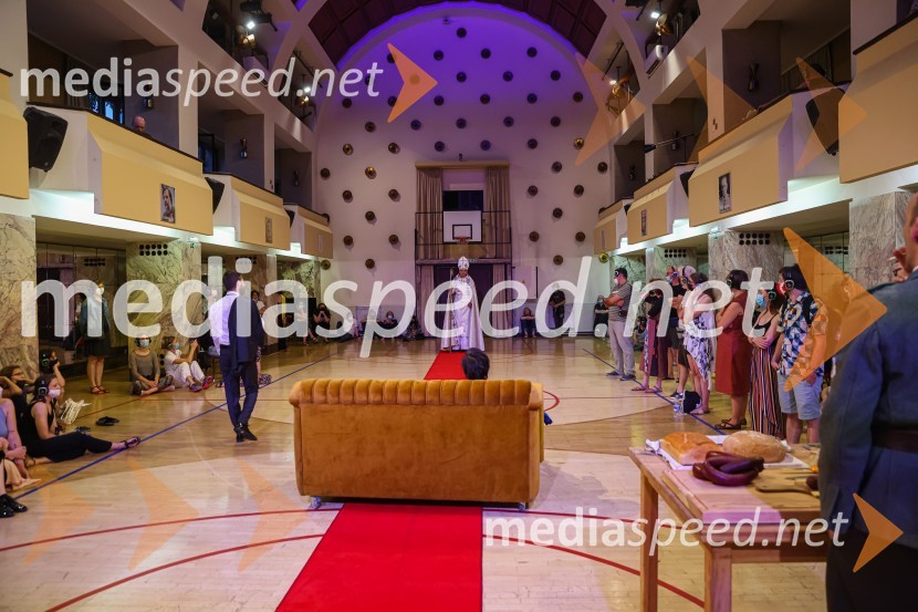 Hlapci, premiera Slovenskega mladinskega gledališča