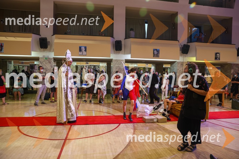 Hlapci, premiera Slovenskega mladinskega gledališča