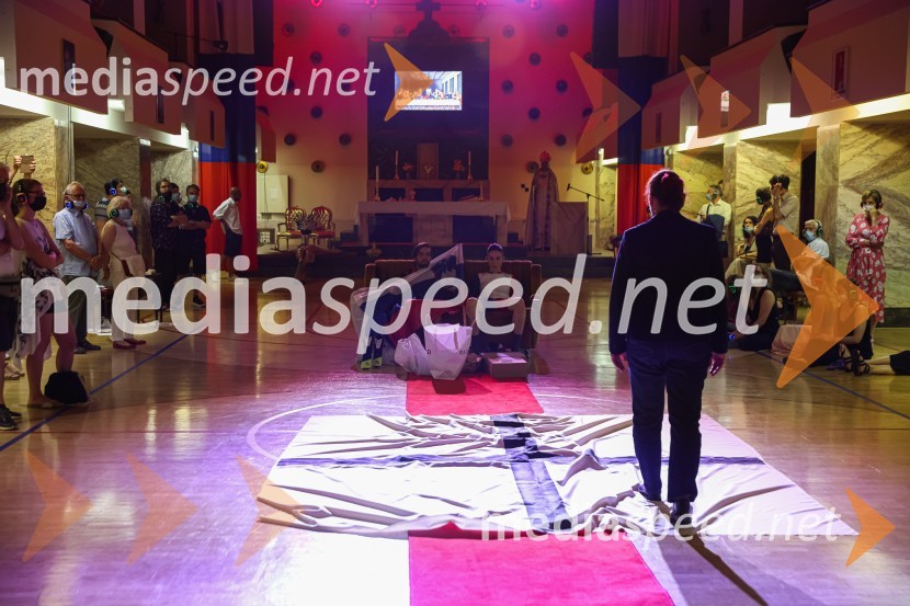 Hlapci, premiera Slovenskega mladinskega gledališča