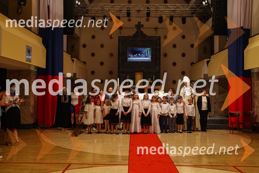 Hlapci, premiera Slovenskega mladinskega gledališča