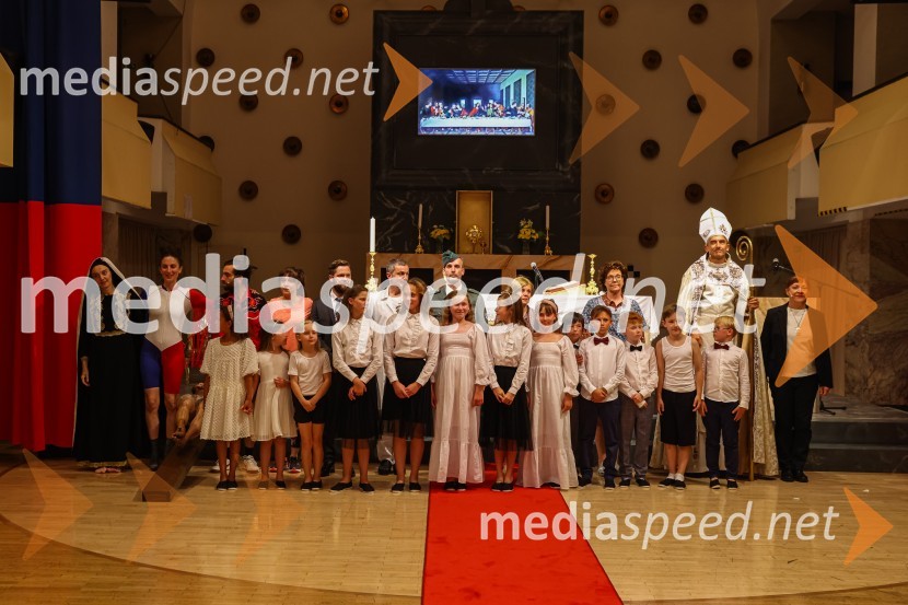 Hlapci, premiera Slovenskega mladinskega gledališča