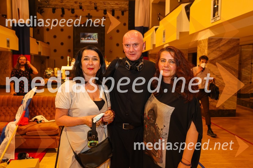  Zdenka Badovinac, direktorica Moderne galerije in Muzeja za sodobno umetnost Metelkova;  Goran Injac, umetniški vodja, Slovensko mladinsko gledališče;  Mateja DemšičHlapci, premiera Slovenskega mladinskega gledališča