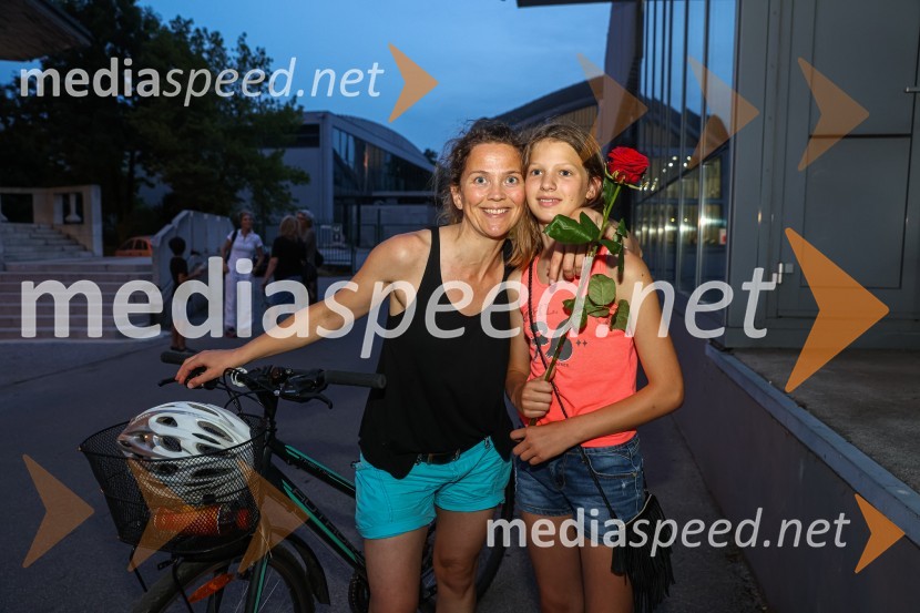 Hlapci, premiera Slovenskega mladinskega gledališča