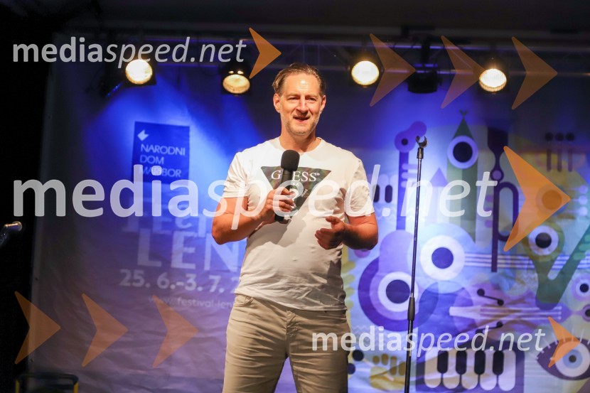  John Denhof, predsednik uprave NKBMFestival Lent 2021, 5. dan, Peter Lovšin in standup Vinko Šimek ter John Denhof