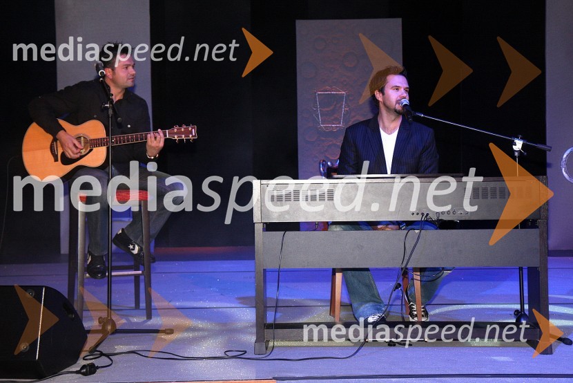 ... in Petar Grašo, hrvaški pevecMondeno v Mondu - modna revija