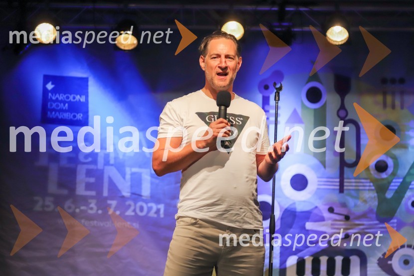  John Denhof, predsednik uprave NKBMFestival Lent 2021, 5. dan, Peter Lovšin in standup Vinko Šimek ter John Denhof