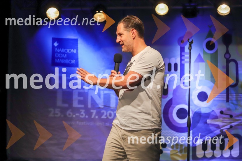  John Denhof, predsednik uprave NKBMFestival Lent 2021, 5. dan, Peter Lovšin in standup Vinko Šimek ter John Denhof