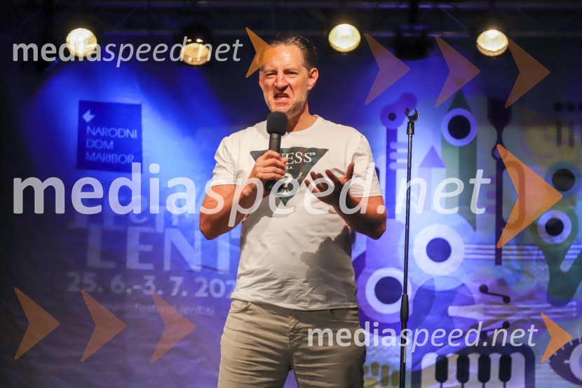  John Denhof, predsednik uprave NKBMFestival Lent 2021, 5. dan, Peter Lovšin in standup Vinko Šimek ter John Denhof