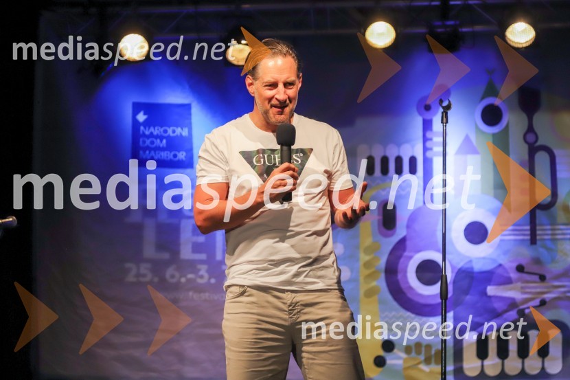 John Denhof, predsednik uprave NKBMFestival Lent 2021, 5. dan, Peter Lovšin in standup Vinko Šimek ter John Denhof