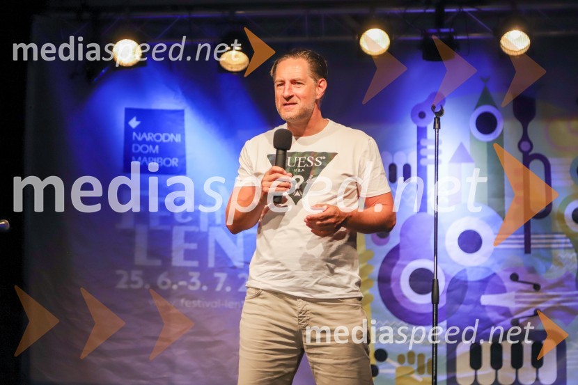  John Denhof, predsednik uprave NKBMFestival Lent 2021, 5. dan, Peter Lovšin in standup Vinko Šimek ter John Denhof