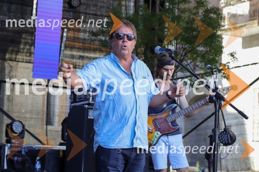  Peter Lovšin - Pero, pevecFestival Lent 2021, 5. dan, Peter Lovšin in standup Vinko Šimek ter John Denhof