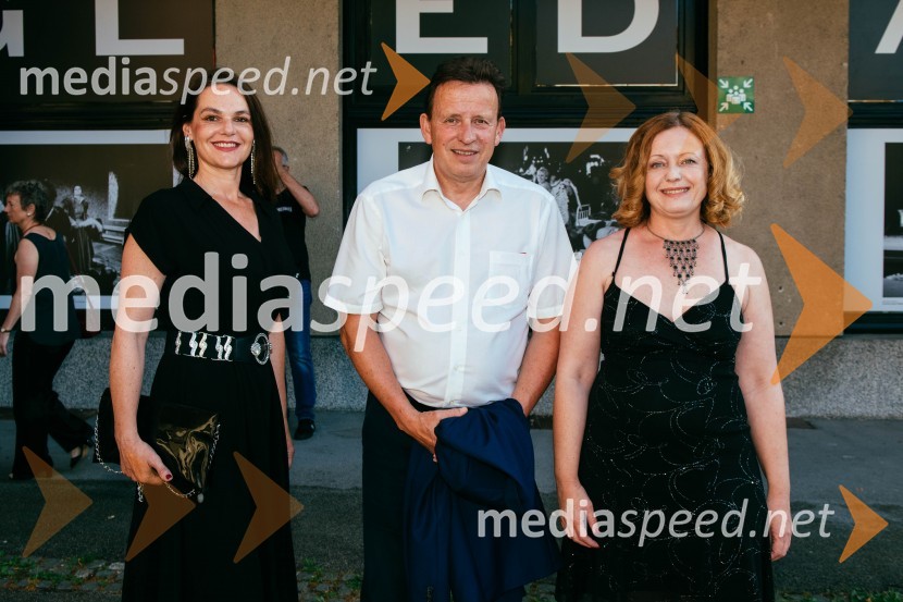  ... ;  ... ; mag. Tina Kosi, upravnica SLG Celje29. festival Dnevi komedije, zaključek in podelitev nagrad