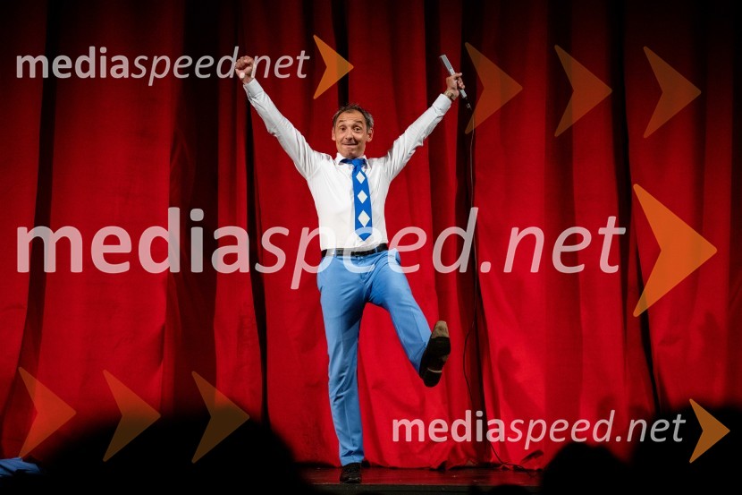  Tadej Toš, igralec, komik in TV voditelj29. festival Dnevi komedije, zaključek in podelitev nagrad