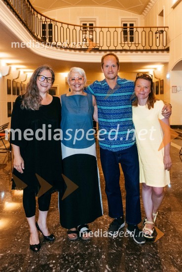  Jera Ivanc, prevajalka;  Alja Predan, dramaturginja SLG Celje, nekdanja umetniška direktorica Festivala Borštnikovo srečanje;  ... ;  ... 29. festival Dnevi komedije, zaključek in podelitev nagrad