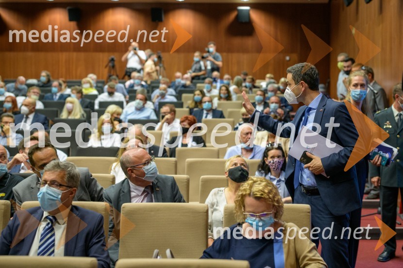 Obisk Vlade RS v Podravju, javna tribuna