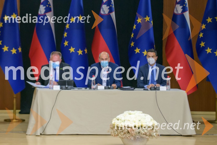  Zdravko Počivalšek, minister za gospodarski razvoj in tehnologijo;  Janez Janša, predsednik vlade RS;  Matej Tonin, podpredsednik vlade in minister za obramboObisk Vlade RS v Podravju, javna tribuna