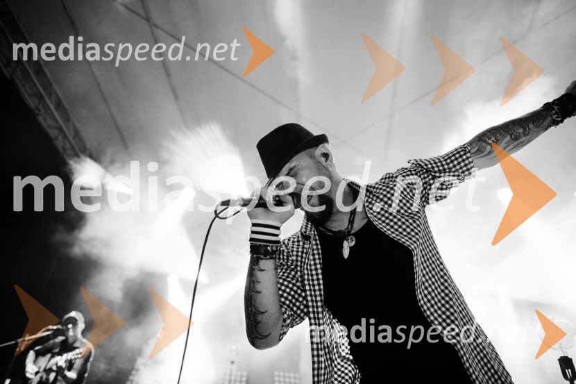  Tomi Meglič, glasbenik, pevec skupine SiddhartaVelik koncert Siddharte, Citycenter Celje