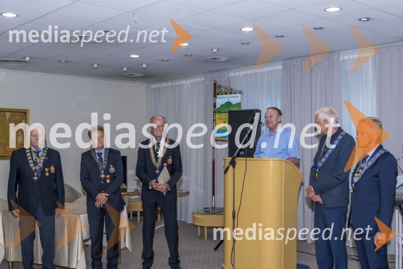 Podelitev viteškega reda Evropskega reda vitezov vina