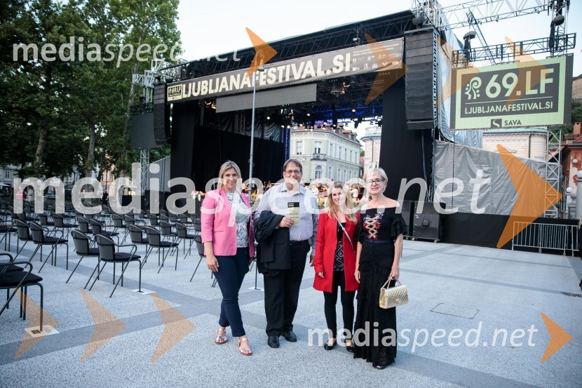  ... ;  ... ;  ... ;  Metka  Premerl, slavistkaCarmen, koncertna izvedba opere, Ljubljana Festival