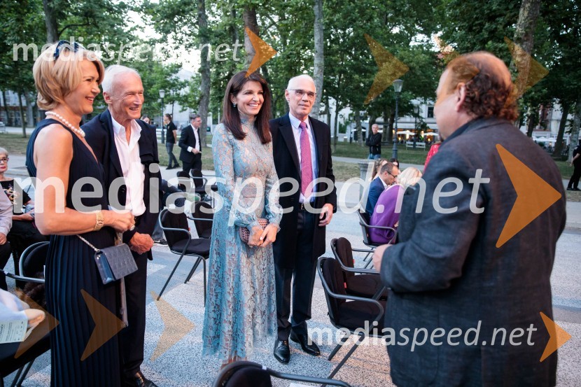  Nevenka Črešnar Pergar, lastnica in direktorica podjetja NP Consulting;  Janez  Pergar, prokurist NP Consulting;  ... ;  ... ;  Darko  Brlek, direktor in umetniški vodja, Festival LjubljanaCarmen, koncertna izvedba opere, Ljubljana Festival