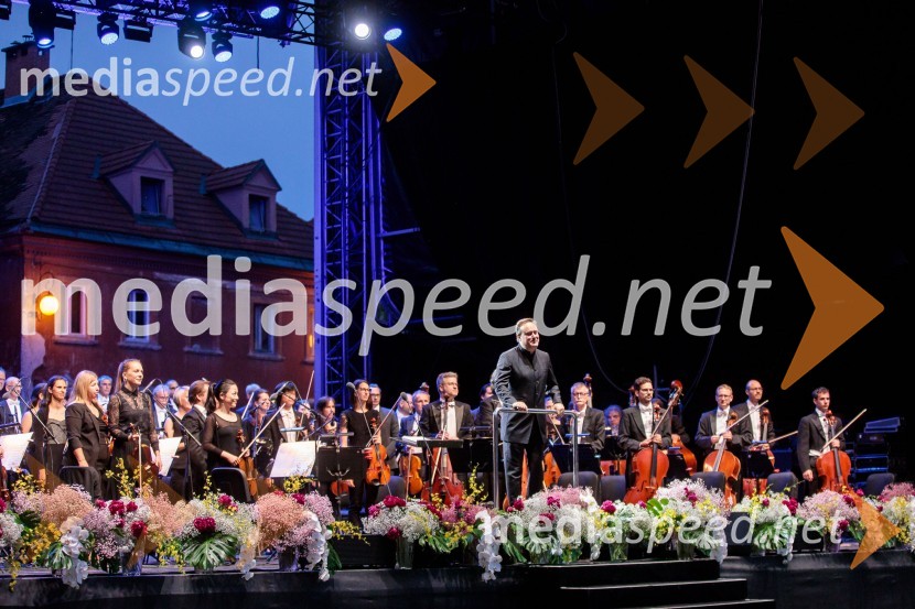  Karel Mark Chichon, dirigentCarmen, koncertna izvedba opere, Ljubljana Festival