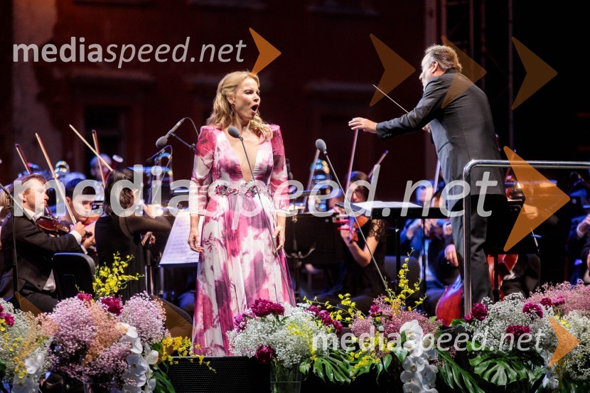  Elina Garanča, operna pevka;  Karel Mark Chichon, dirigentCarmen, koncertna izvedba opere, Ljubljana Festival