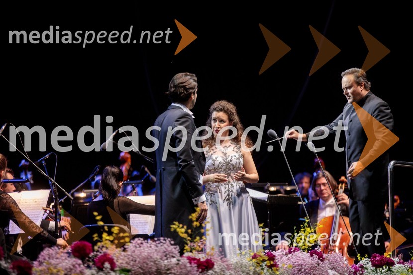  Jonathan Tetelman, operni pevec;  ... ;  Karel Mark Chichon, dirigentCarmen, koncertna izvedba opere, Ljubljana Festival