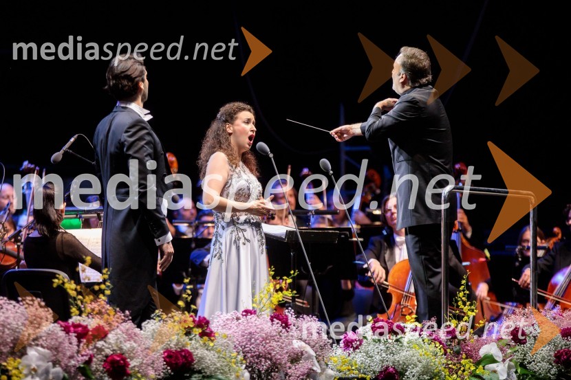  Jonathan Tetelman, operni pevec;  ... ;  Karel Mark Chichon, dirigentCarmen, koncertna izvedba opere, Ljubljana Festival