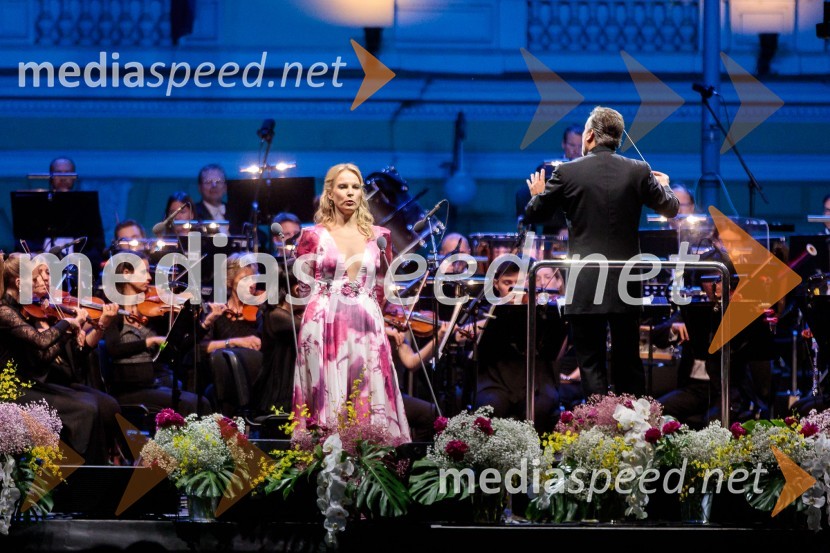  Elina Garanča, operna pevkaCarmen, koncertna izvedba opere, Ljubljana Festival
