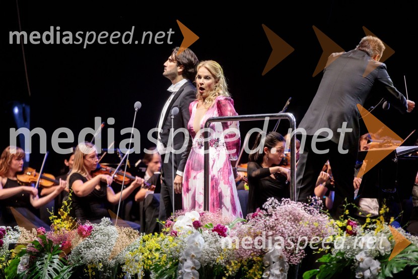  Jonathan Tetelman, operni pevec;  Elina Garanča, operna pevkaCarmen, koncertna izvedba opere, Ljubljana Festival