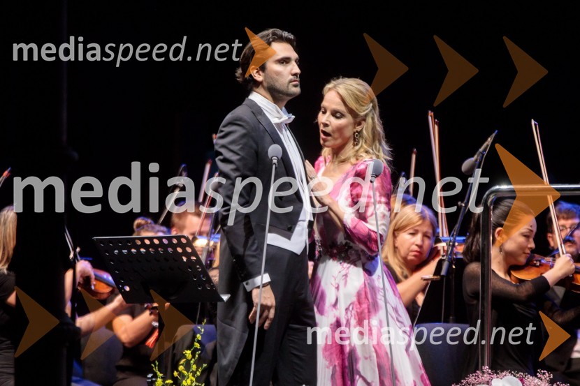  Jonathan Tetelman, operni pevec;  Elina Garanča, operna pevkaCarmen, koncertna izvedba opere, Ljubljana Festival