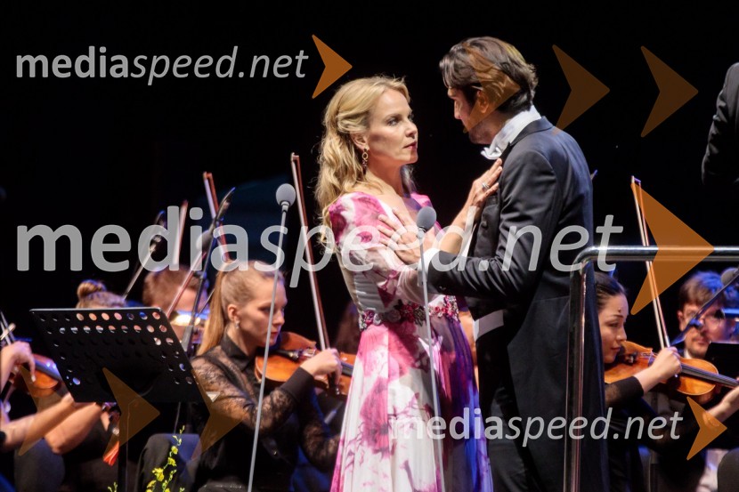  Elina Garanča, operna pevka;  Jonathan Tetelman, operni pevecCarmen, koncertna izvedba opere, Ljubljana Festival